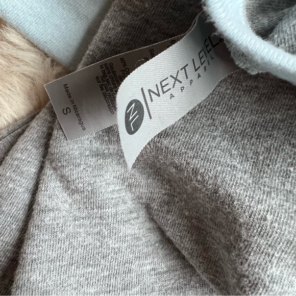 5 tee - Picture 4 of 4